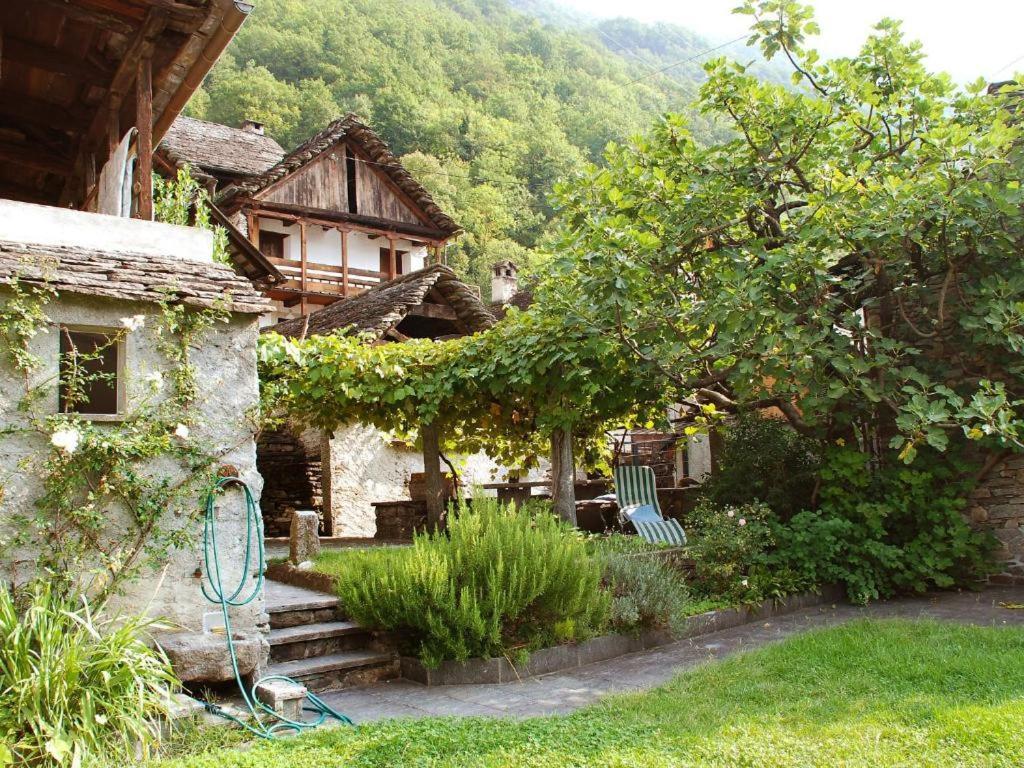 Rustico Pult Vila Someo Exterior foto