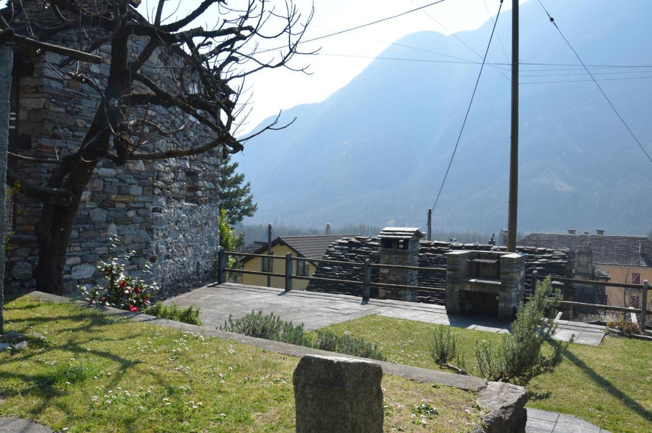 Rustico Pult Vila Someo Exterior foto